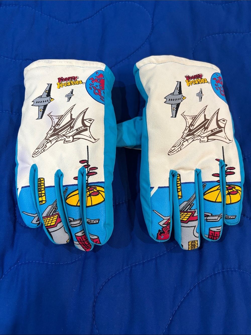 3M Thinsulate Kids White and Blue Space Plane Mittens